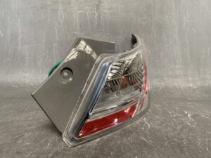 DAIHATSU COO M401S Genuine Taillight / KOITO 220-51858/ Right Side x1