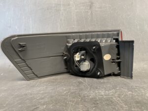 TOYOTA AVENSIS Genuine Taillight / Valeo 05-20 R1-S1 / Right Side x1