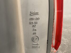 TOYOTA AVENSIS Genuine Taillight / Valeo 05-20 R1-S1 / Right Side x1