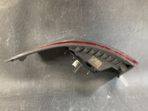 TOYOTA AVENSIS Genuine Taillight / Valeo 05-20 R1-S1 / Right Side x1