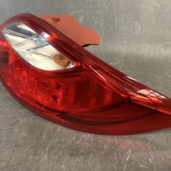 MAZDA DEMIO DE DEJFS DE3FS DE5FS Genuine Taillight / STANLEY P5776 R / Right Side x1