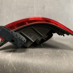 Toyota Wish ZNE10G Genuine Taillight / ICHIKOH 68-14/ Right Side x1