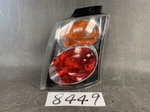 MITSUBISHI COLT PLUS Z21W Z22W Z23W Z24W Genuine Taillight / STANLEY P4600 R/ Right Side x1