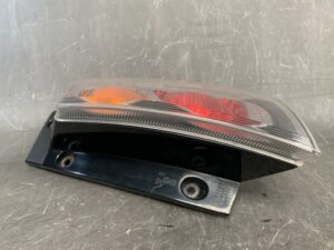 MITSUBISHI COLT PLUS Z21W Z22W Z23W Z24W Genuine Taillight / STANLEY P4600 R/ Right Side x1