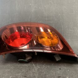 MITSUBISHI COLT PLUS Z21W Z22W Z23W Z24W Genuine Taillight / STANLEY P4600 R/ Right Side x1