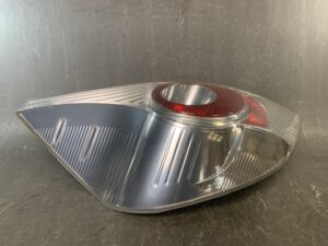 TOYOTA Aqua NHP10 Genuine Taillight / STANLEY 52-252 / Left Side x1