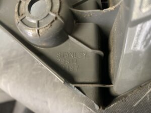 TOYOTA Aqua NHP10 Genuine Taillight / STANLEY 52-252 / Left Side x1