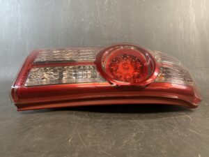 TOYOTA RAUM NCZ20 Genuine Taillight / KOITO 46-16 / Left Side x1