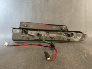 TOYOTA ISIS ZGM10 Genuine Taillight / KOITO 44-70/ Left Side x1