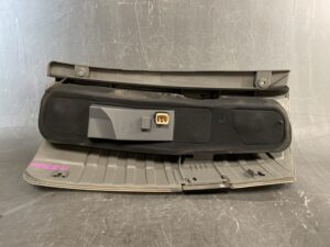 TOYOTA NOAH VOXY AZR60 AZR65 Genuine Taillight / ICHIKOH 28-185 / Left Side x1