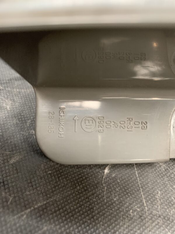 TOYOTA NOAH VOXY AZR60 AZR65 Genuine Taillight / ICHIKOH 28-185 / Left Side x1