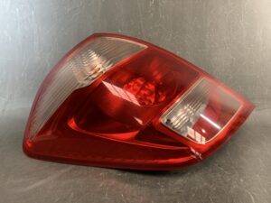 TOYOTA RACTIS SCP100 NCP100 NCP105 TAILLIGHT Rear light KOITO 52-159 /Left Side x1