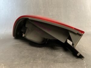 TOYOTA RACTIS SCP100 NCP100 NCP105 TAILLIGHT Rear light KOITO 52-159 /Left Side x1