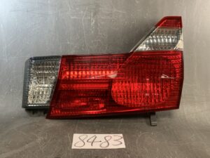 TOYOTA ALPHARD MNH10 Garnish Taillight KOITO 58-9 Right Side x1