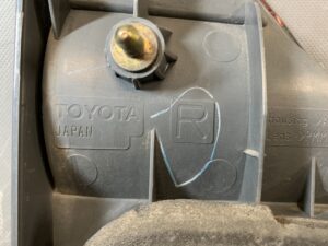 TOYOTA ALPHARD MNH10W Genuine Taillight / KOITO 58-9/ Right Side x1