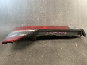 TOYOTA ALPHARD MNH10W Genuine Taillight / KOITO 58-9/ Right Side x1