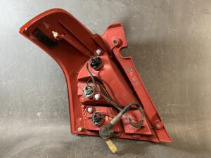 SUZUKI SWIFT ZC11S Genuine Taillight / STANLEY P4476 R / Right Side x1