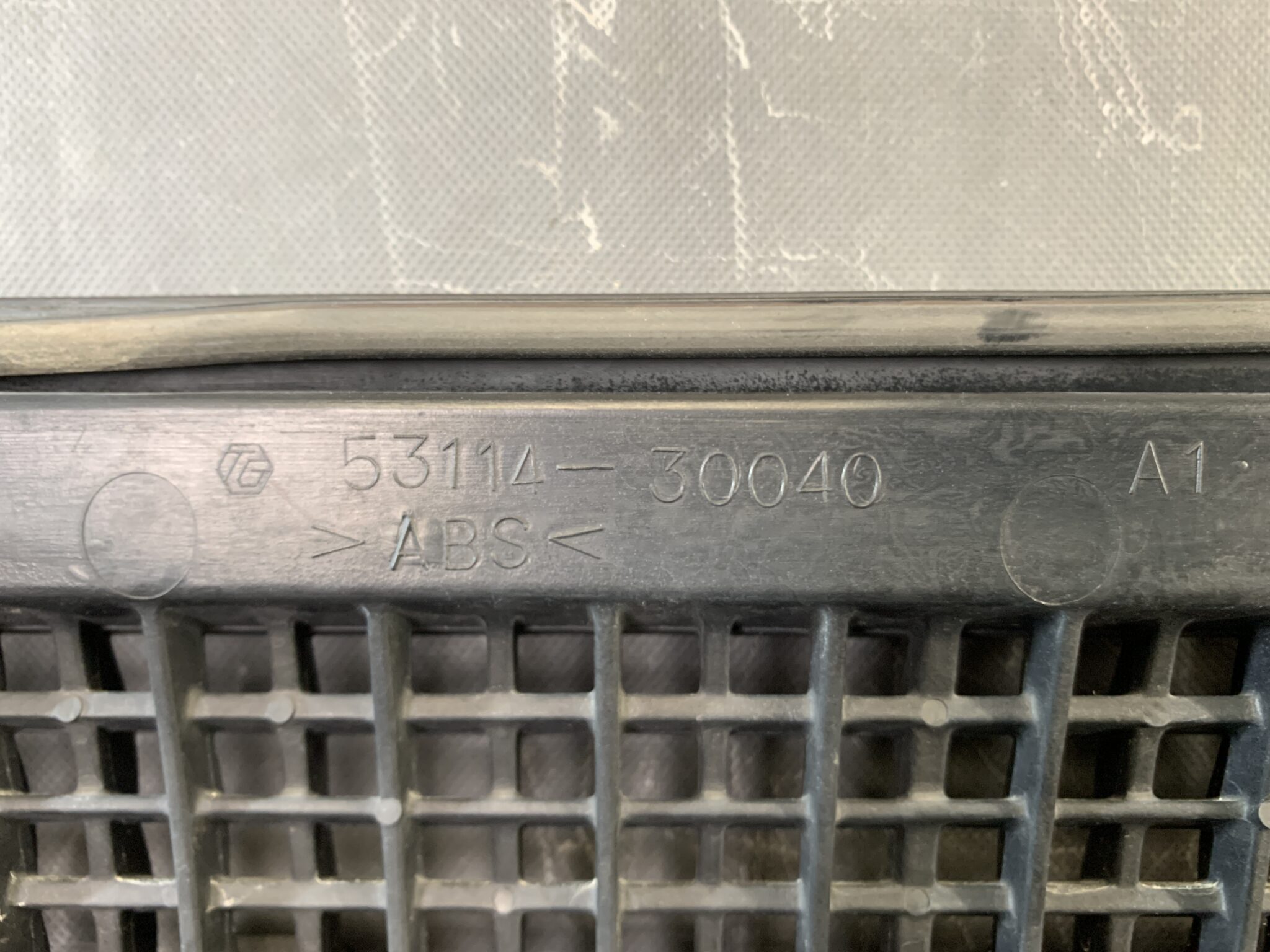 TOYOTA CROWN ATHLETE JZS17 Front Bumper Radiator Grille » JDM-PARTS NZ