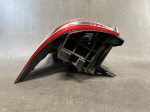 TOYOTA LandCruiser URJ202W Genuine Taillight/ KOITO 60-184 L / Left Side x1