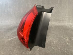 Peugeot 2008 A94HM01Genuine Taillight / / Left Side x1