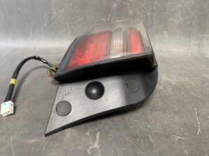 TOYOTA SAI AZK10 Genuine Taillight / KOITO 75-16 / Left Side x1