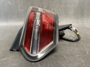 TOYOTA SAI AZK10 Genuine Taillight / KOITO 75-16 / Left Side x1