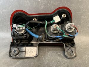 MITSUBISHI DELICA BVM20 Genuine Taillight / ICHIKON VALEO T002 / Left Side x1