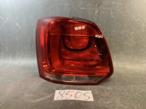 Volkswagen VW POLO 6R Genuine Taillight 6R0 945 095 Left Side x1　