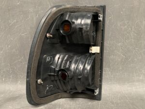 TOYOTA 100 series LandCruiser Genuine Taillight / KOITO 60-72 / Right Side x1