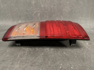 TOYOTA 100 series LandCruiser Genuine Taillight / KOITO 60-72 / Right Side x1