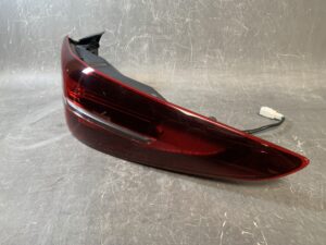 MAZDA MAZDA3 BP8P Genuine Taillight / KOITO 220-8N00A / Right Side x1
