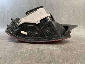 Volkswagen POLO 6RCBZ Genuine Taillight / 6R0 945 258 B/ Right Side x1