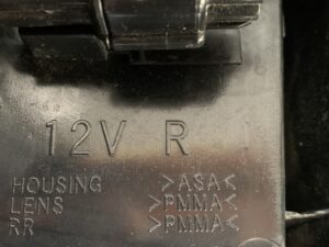 MITSUBISHI COLT Z21A Z22A Z27A TAILLIGHT STANLEY P3144/ Right Side x1