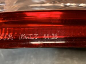 TOYOTA IPSUM ACM21 Genuine Taillight / KOITO 44-36 / Right Side x1