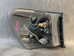 TOYOTA IPSUM ACM21 Genuine Taillight / KOITO 44-36 / Right Side x1