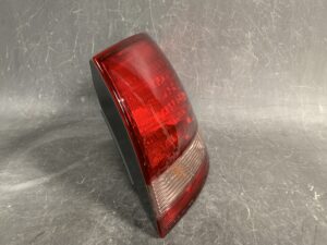 TOYOTA IPSUM ACM21 Genuine Taillight / KOITO 44-36 / Right Side x1