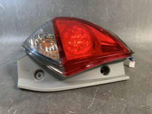 TOYOTA RACTIS NCP120 Genuine Taillight / KOITO 52-223/ Right Side x1