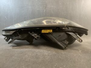 TOYOTA IPSUM ACM21 Genuine Headlight /KOITO 44-32 / Right Side x1