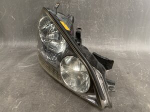 TOYOTA IPSUM ACM21 Genuine Headlight /KOITO 44-32 / Right Side x1