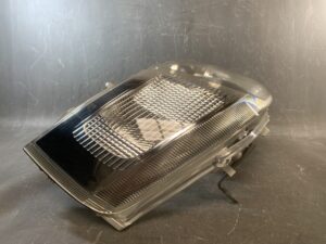 NISSAN SERENA C24 Genuine Headlight / ICHIKOH 1658/ Right Side x1