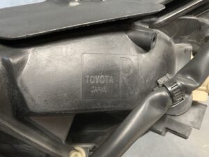 TOYOTA RACTIS NCP100 Genuine Headlight / ICHIKOH 52-156 / Right Side x1