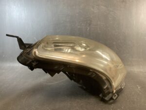 TOYOTA RACTIS NCP100 Genuine Headlight / ICHIKOH 52-156 / Right Side x1