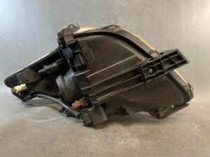 TOYOTA RACTIS NCP100 Genuine Headlight / ICHIKOH 52-156 / Right Side x1