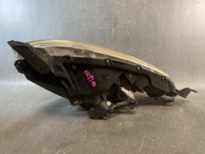 TOYOTA RACTIS NCP100 Genuine Headlight / ICHIKOH 52-156 / Right Side x1