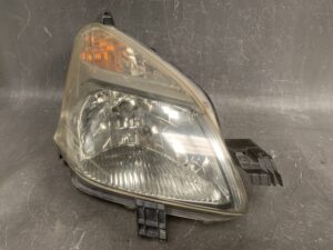 TOYOTA RACTIS NCP100 Genuine Headlight / ICHIKOH 52-156 / Right Side x1