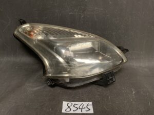 TOYOTA RACTIS NCP100 Headlight ICHIKOH 52-156 Right Side x1