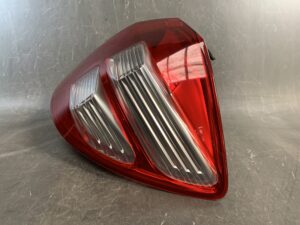 HONDA FIT JAZZ GE GE6 GE7 GE8 GE9 Genuine Taillight STANLEY P7030R Right Side x1