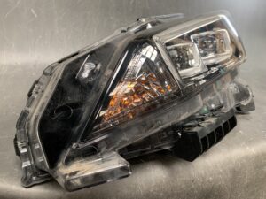 NISSAN LEAF ZE1 Genuine Headlight ICHIKOH 1954 Left Side x1