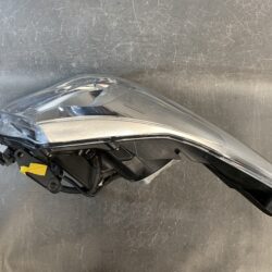 Toyota Avensis ZRT272W Genuine HID Headlight KOITO 05-13