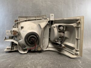 TOYOTA HI-ACE H200 Genuine Headlight KOITO 26-117 Right Side x1